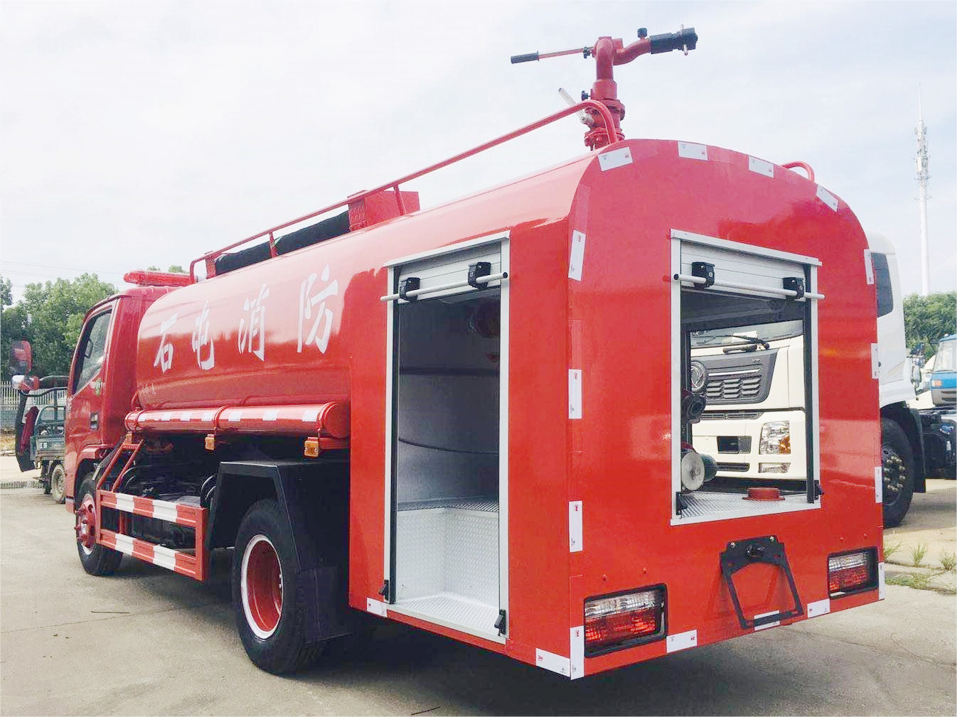 東風(fēng)4.5噸消防灑水車