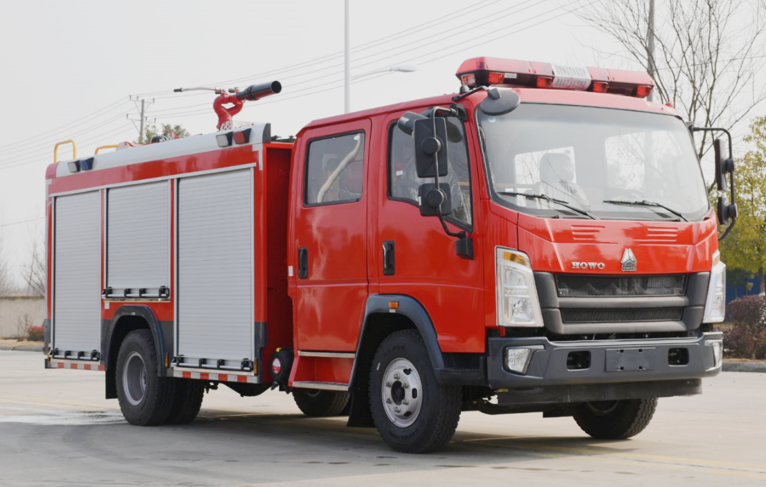豪沃4噸水罐消防車(chē)